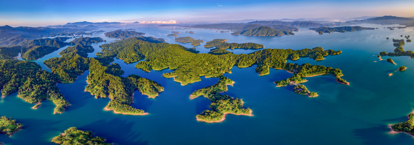 4.万绿湖风景区(《万绿湖朝阳》戴远标18807621682).jpg