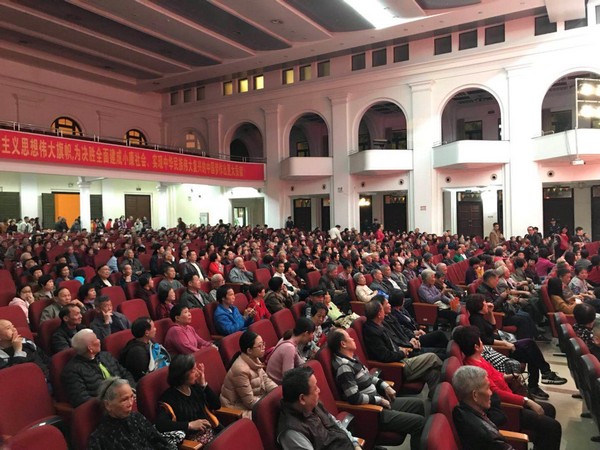 演出现场